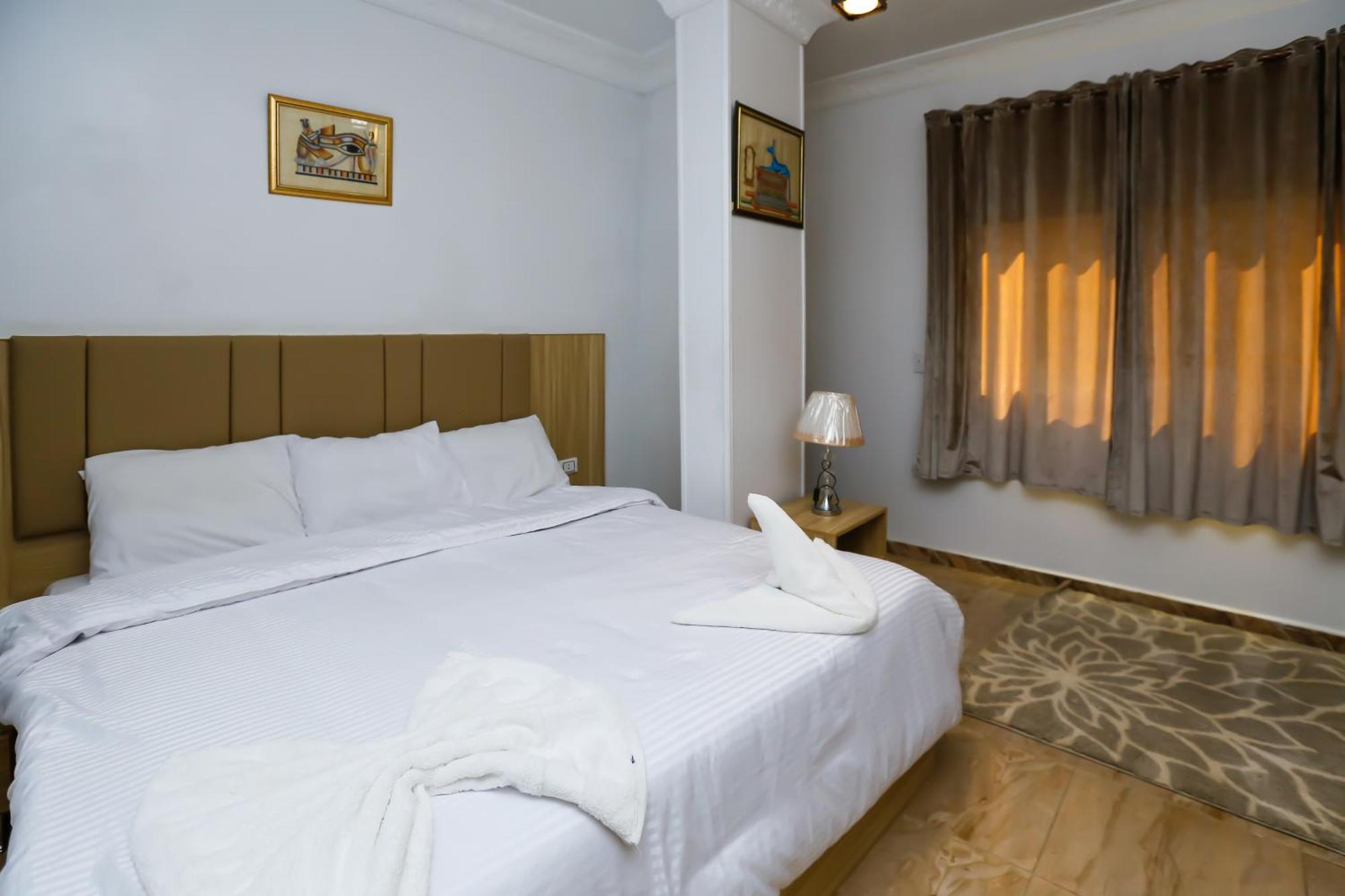 Hotel Pyramids Express View Kafrat al Jabal