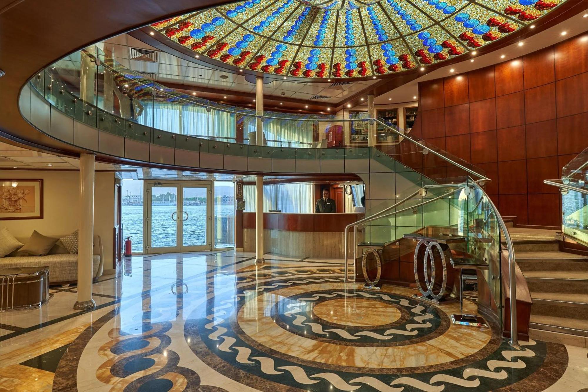 Hotel Nile Cruise Royal Queen I Every Wednesday From 3 Nights & Every Saturday From Luxor 4 Nights 5*