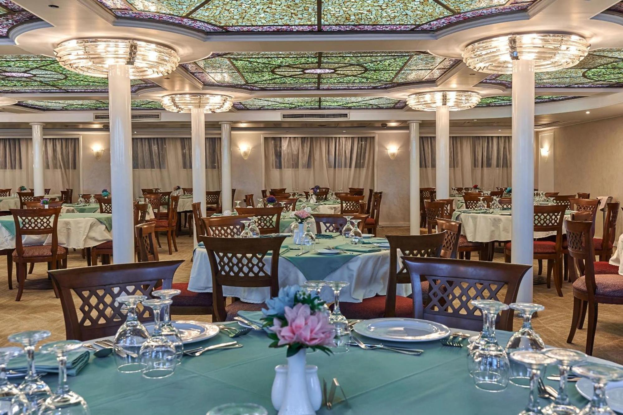 Hotel Nile Cruise Royal Queen I Every Wednesday From 3 Nights & Every Saturday From Luxor 4 Nights Aswan
