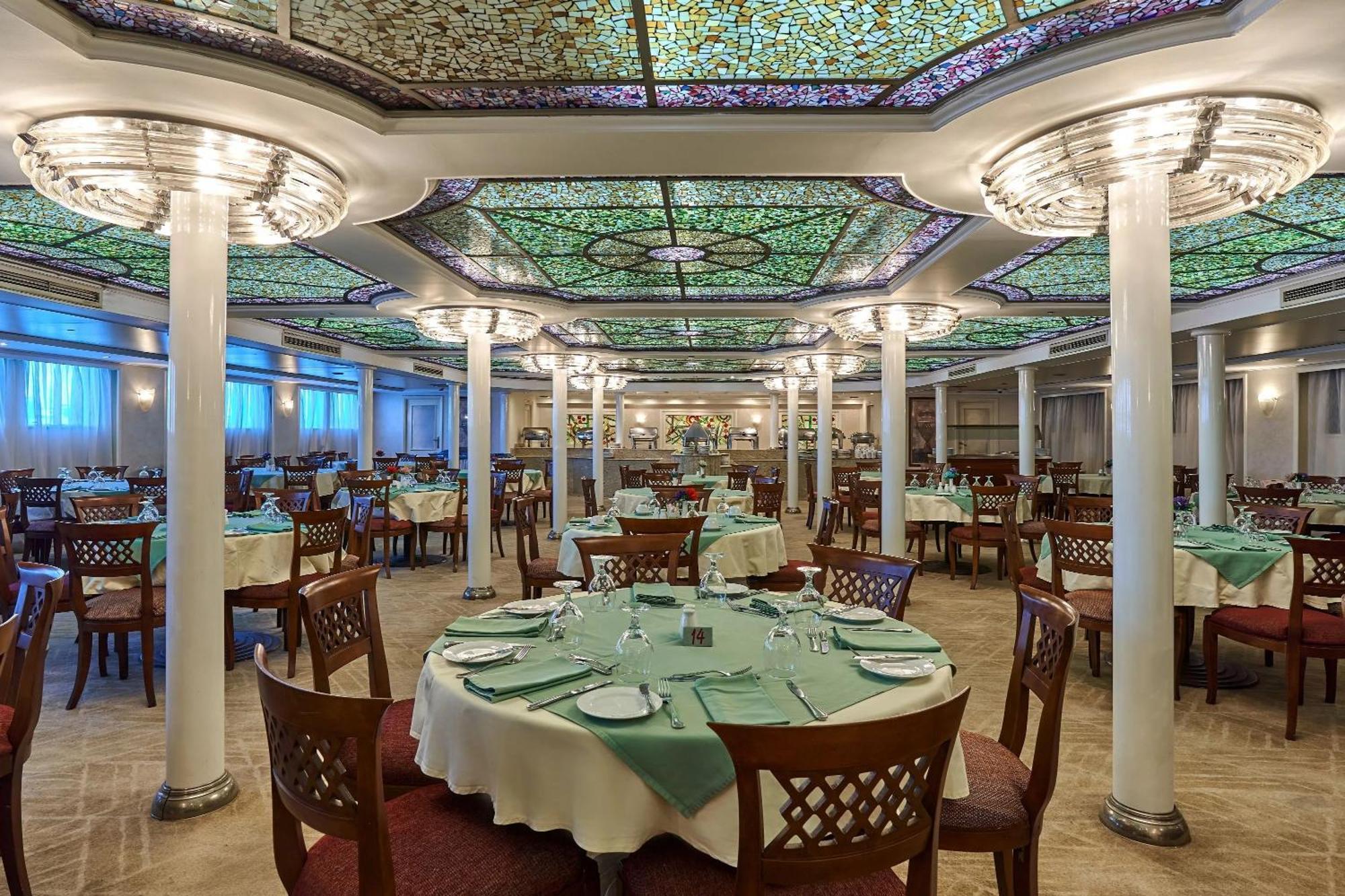 Nile Cruise Royal Queen I Every Wednesday From 3 Nights & Every Saturday From Luxor 4 Nights 5*