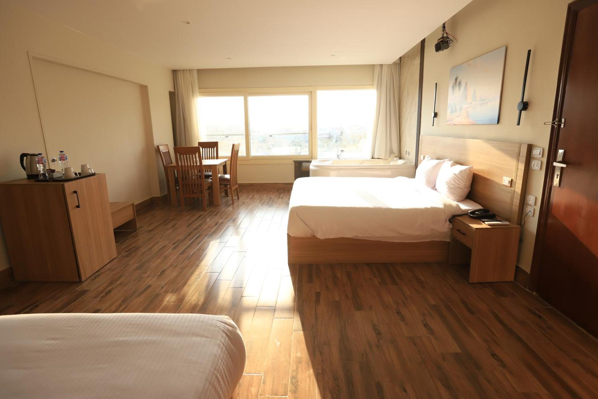 Rosetta Pyramids Hotel Al Kawm al Akhdar