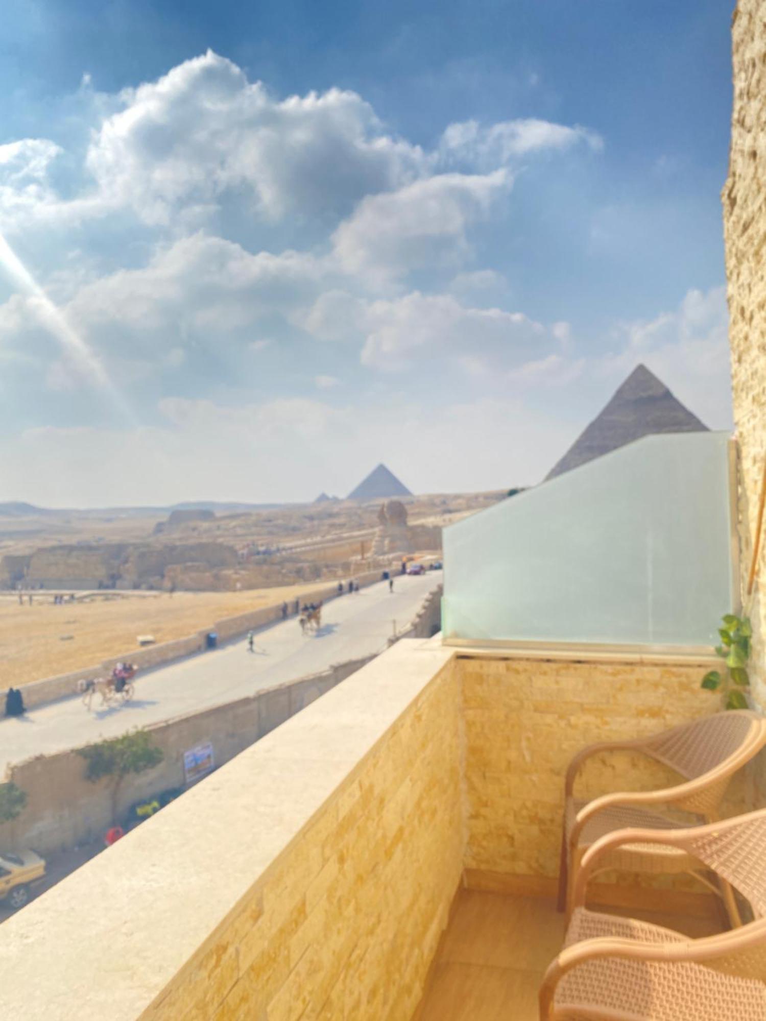 Oda ve Kahvaltı Seven Pyramids Panoramic View Kafret el-Gabal
