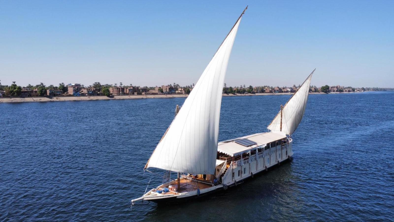Botel Saray El Nil Dahabiya Luxor