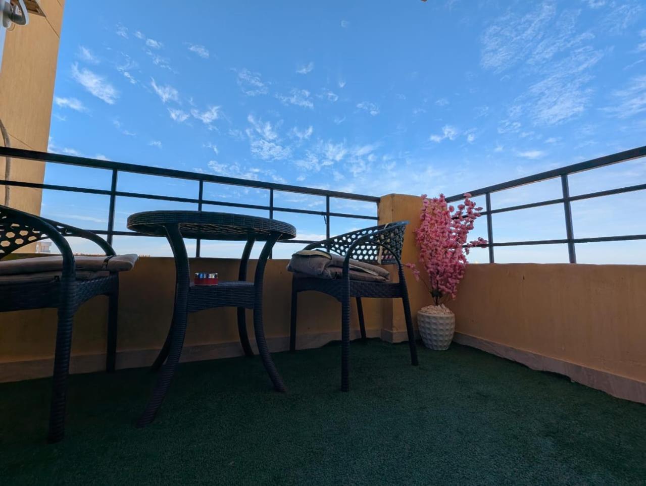 Wavesong Whispers Flat Where Enjoy Seaview With The Price Chalet *