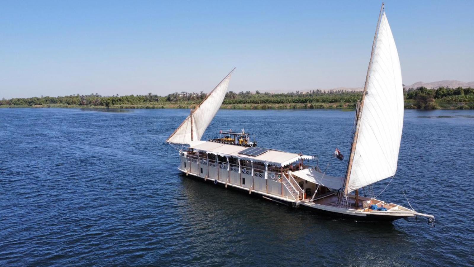 Saray El Nil Dahabiya Botel *