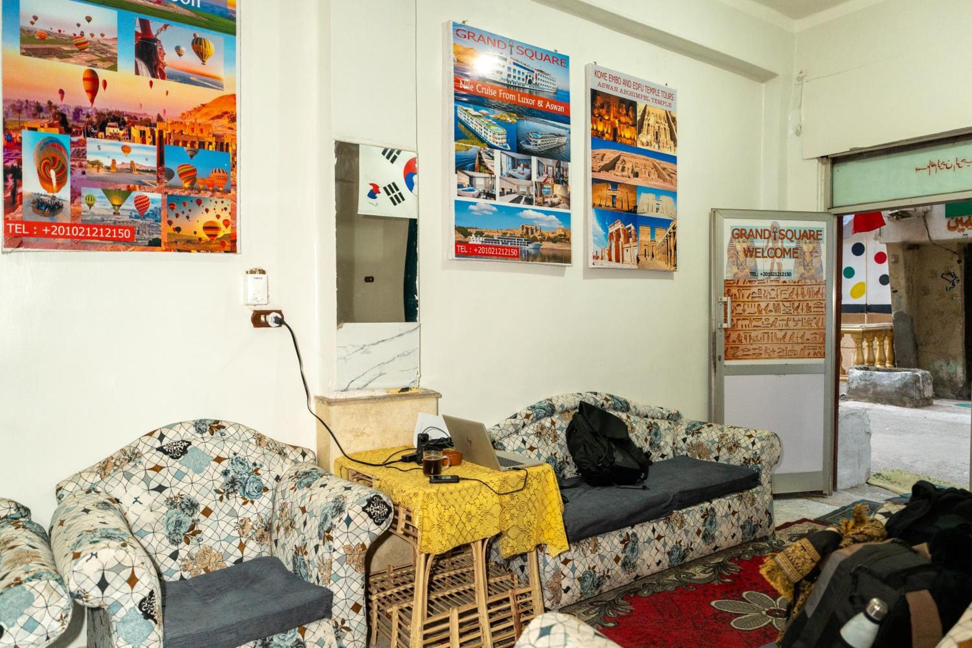 Grand Square Albergue Luxor