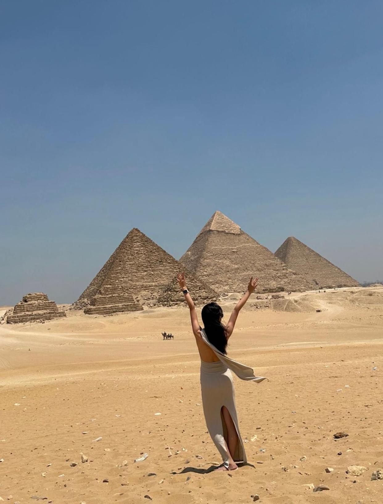 Pyramids View * Kafret el-Gabal