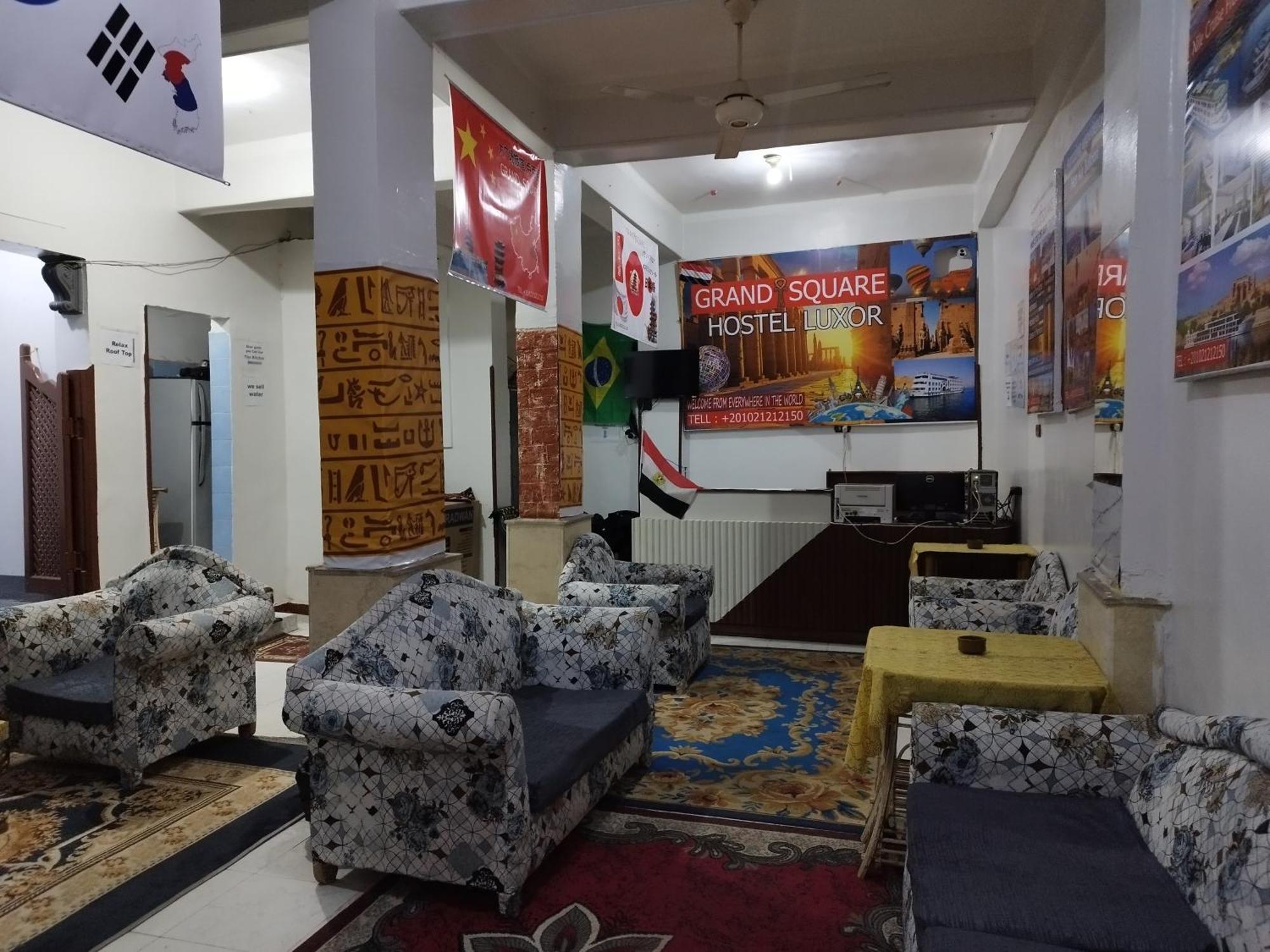 Grand Square Albergue Luxor