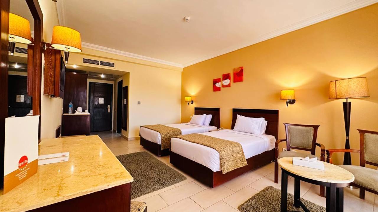 Resort Regency Plaza Aqua Park And