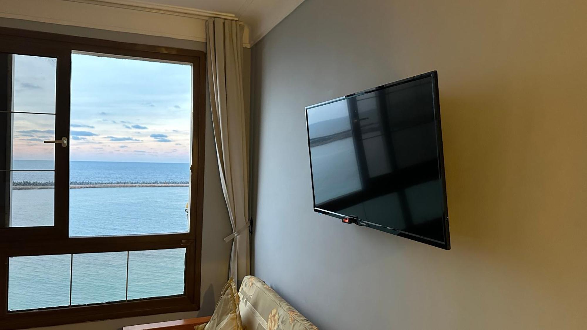 Apartment First Row Spacious Seaview Alexandria