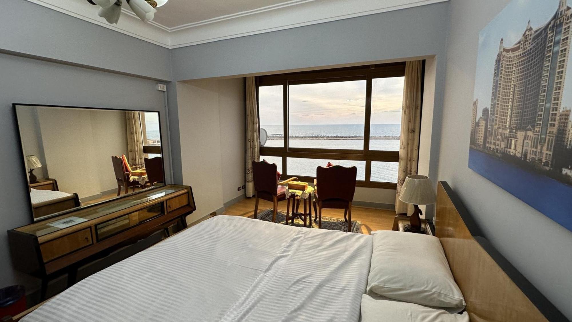 First Row Spacious Seaview * Alexandria