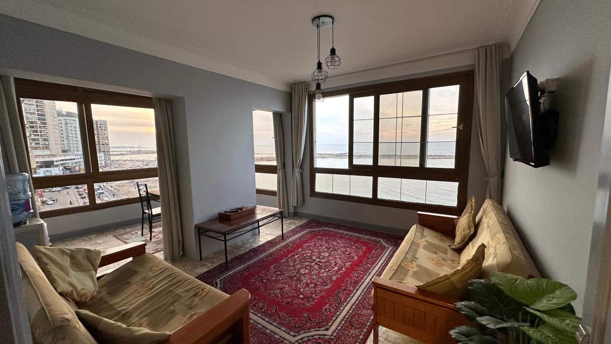 Apartment First Row Spacious Seaview Alexandria