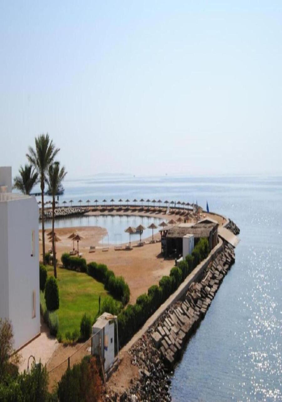 Apartment Furnished & Kitchen Seaview Beachfront Near Airport *