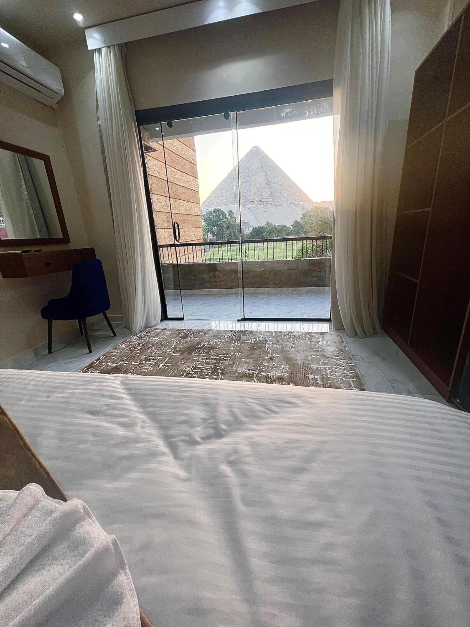 New Glamour Pyramids View Hotel