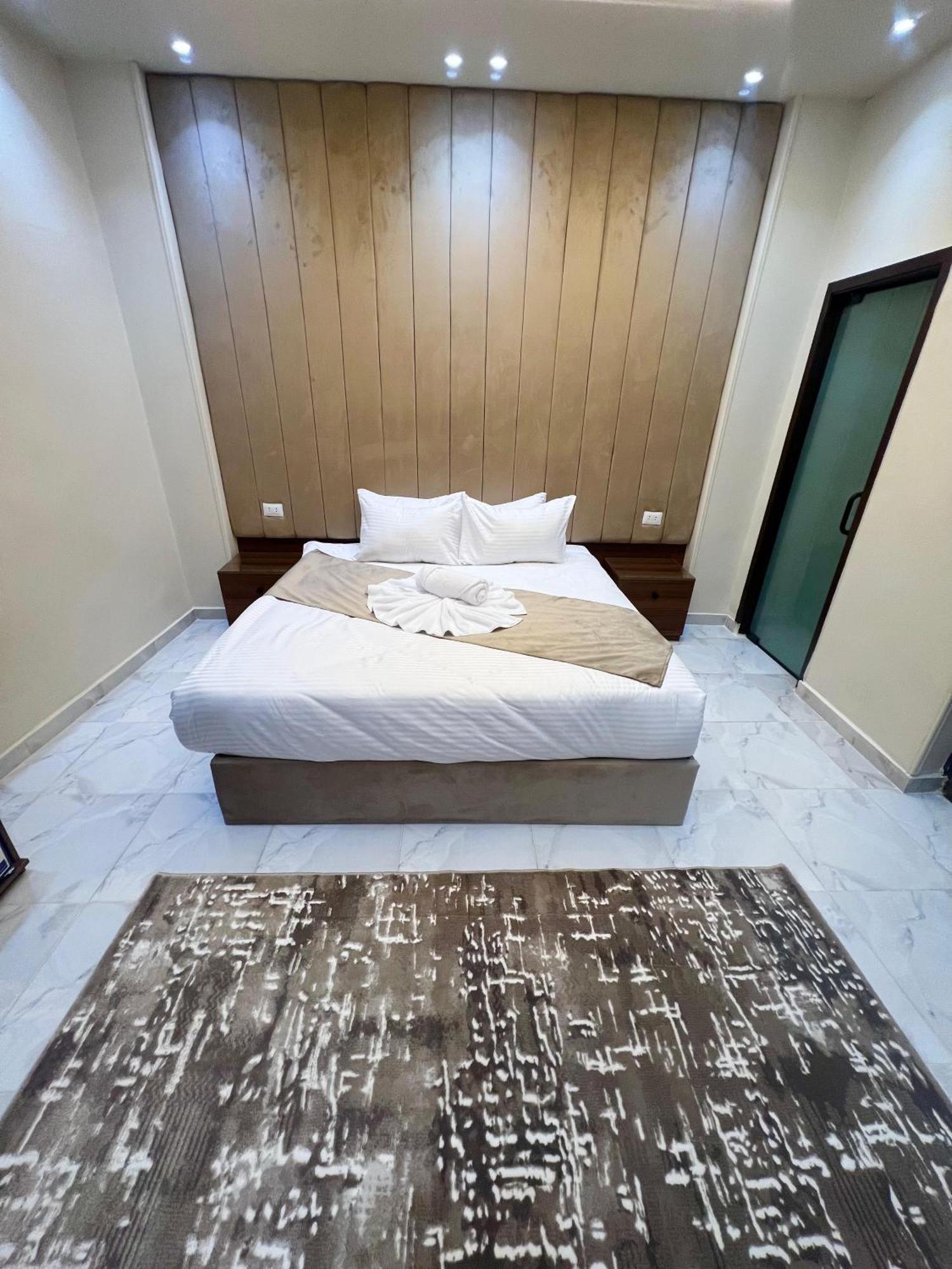 New Glamour Pyramids View Hotel Cairo
