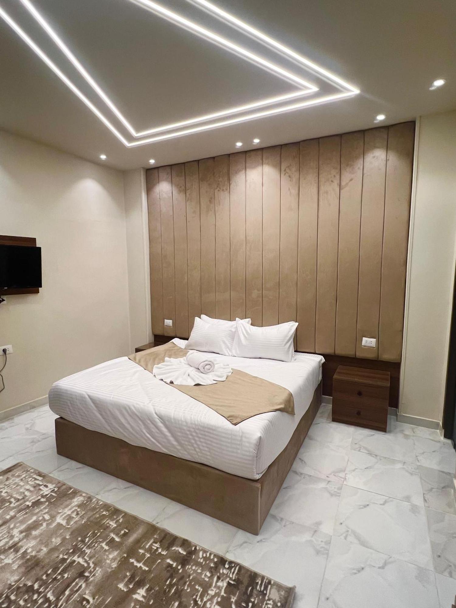New Glamour Pyramids View Hotel 3*