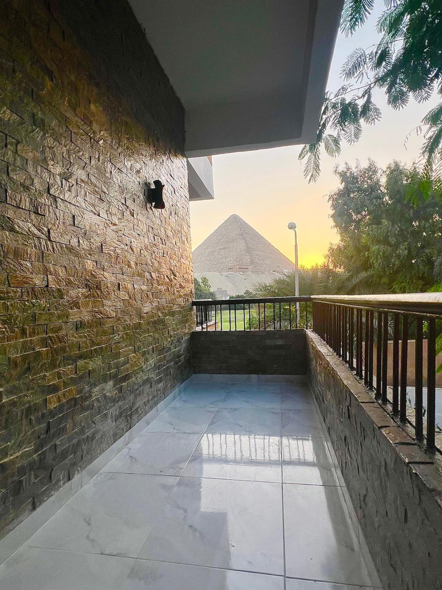 New Glamour Pyramids View 3*