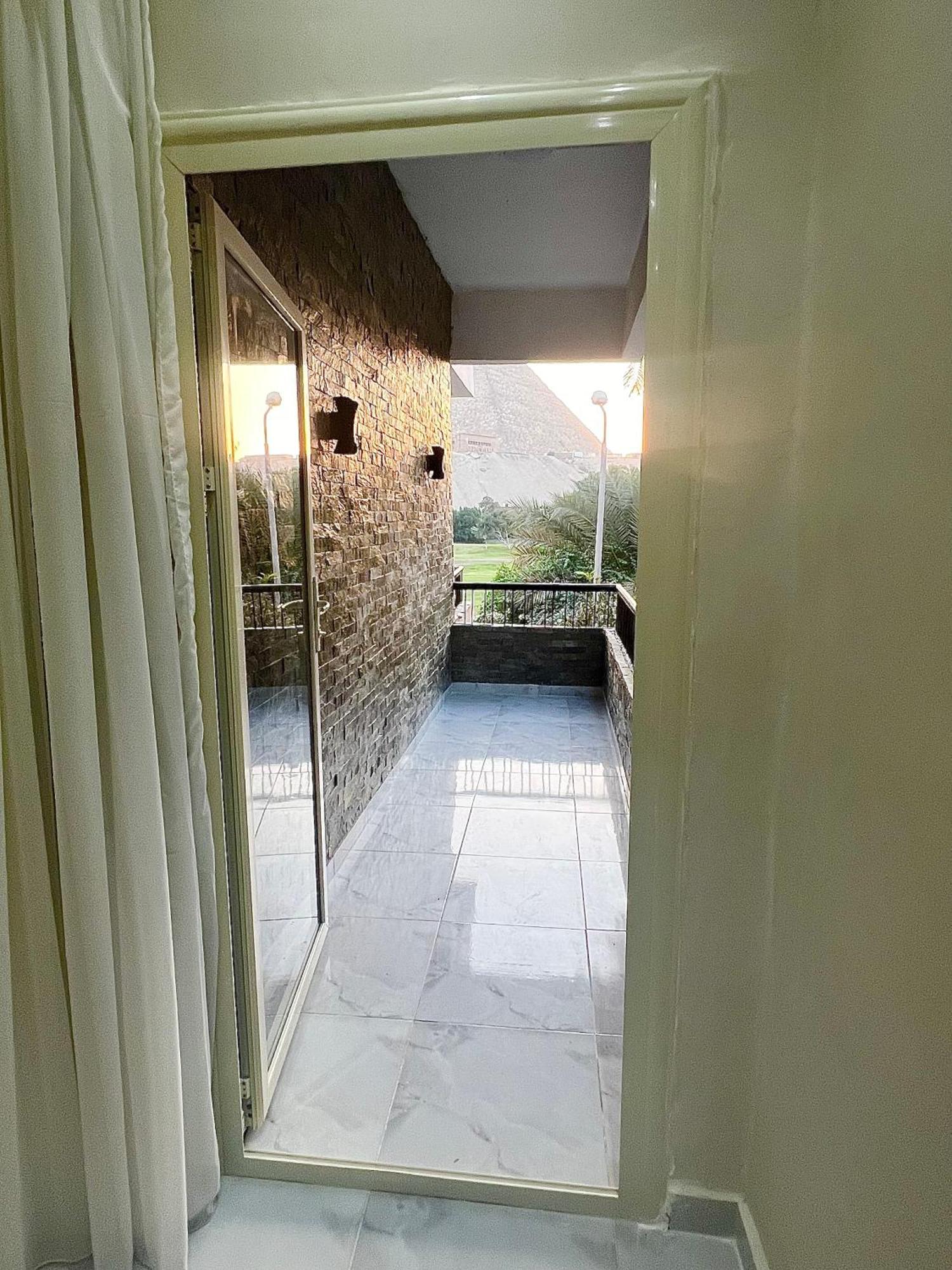 Hotel New Glamour Pyramids View 3*