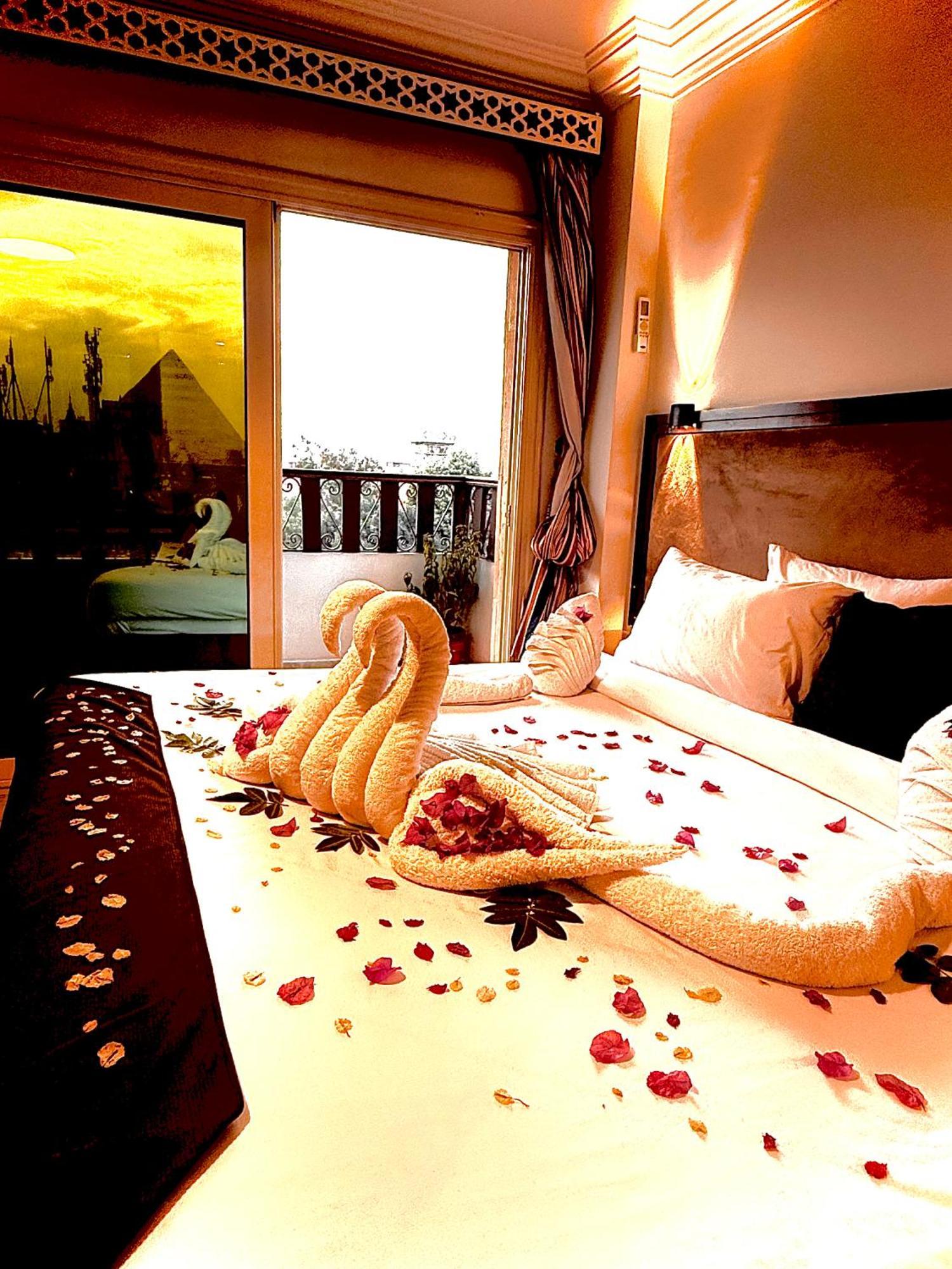 Flower Pyramids View Hotel Kafrat al Jabal