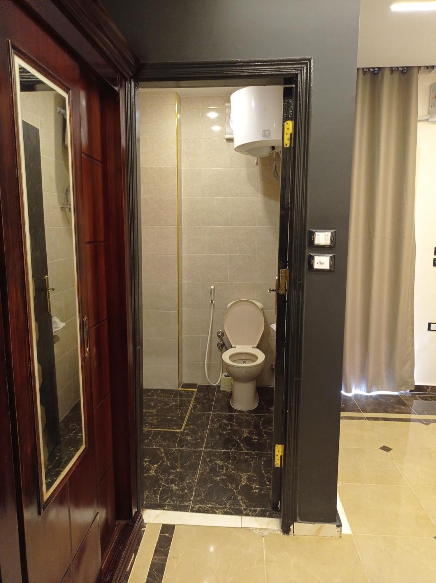Royal Pyramids Inn 2*