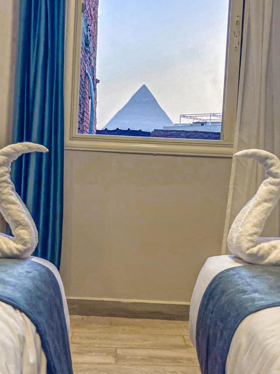 Reds Pyramids View 3* Cairo