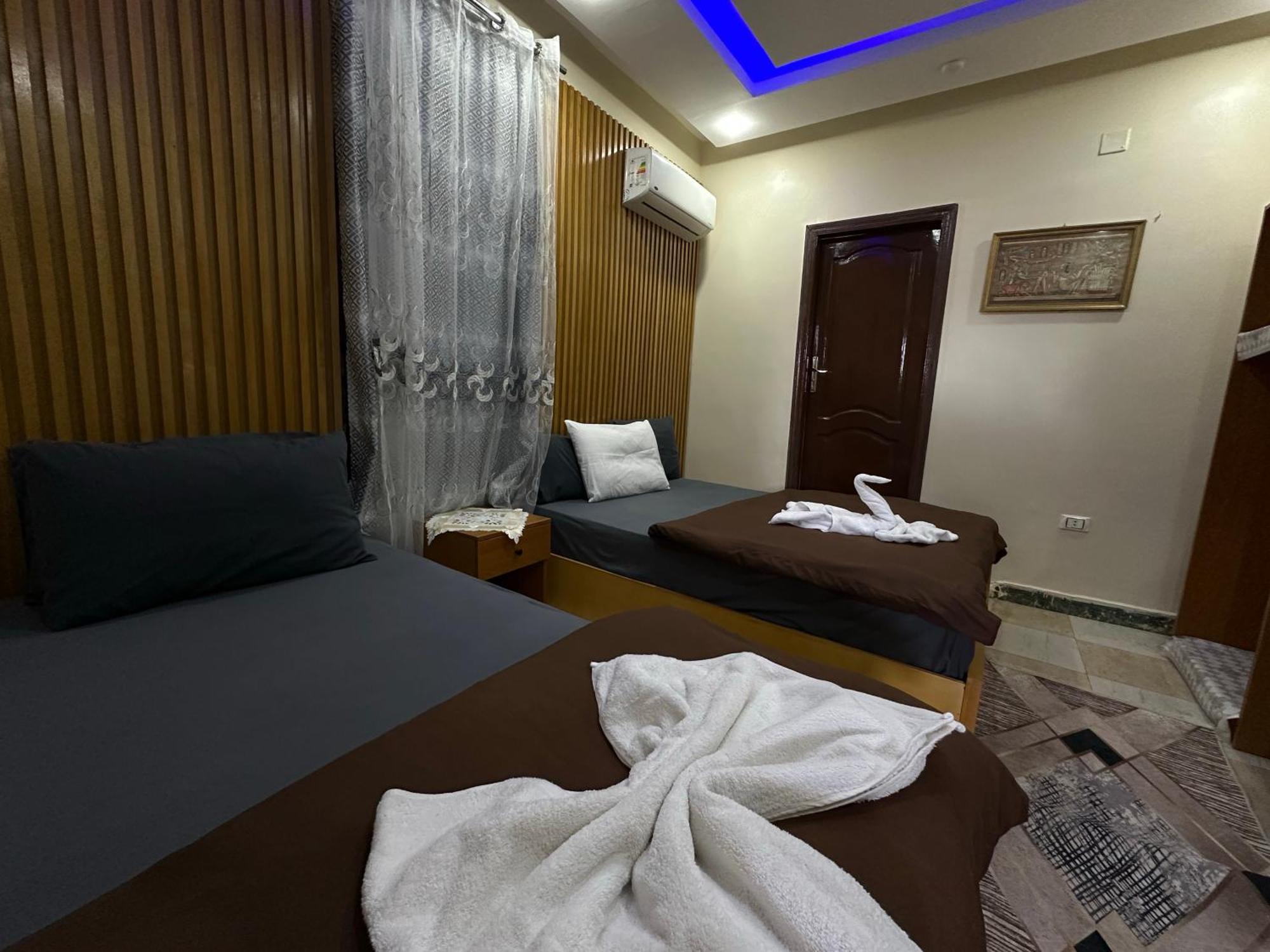 Hotel Tecno Pyramids