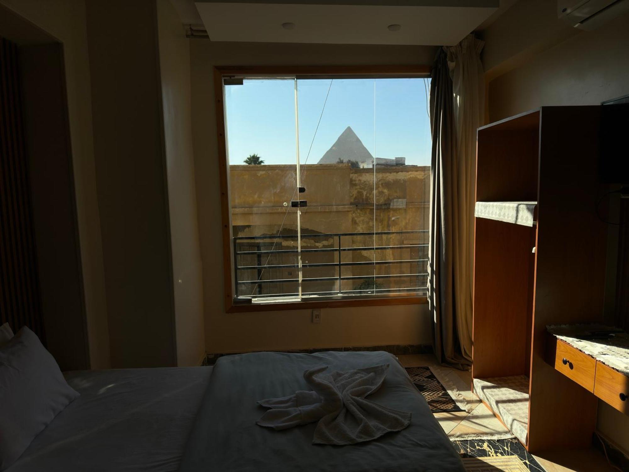 Tecno Pyramids Hotel 4*