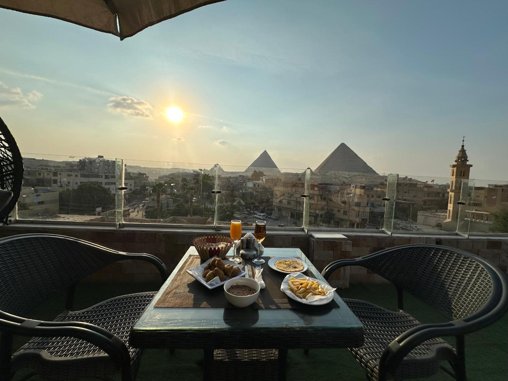 Hotel Tecno Pyramids