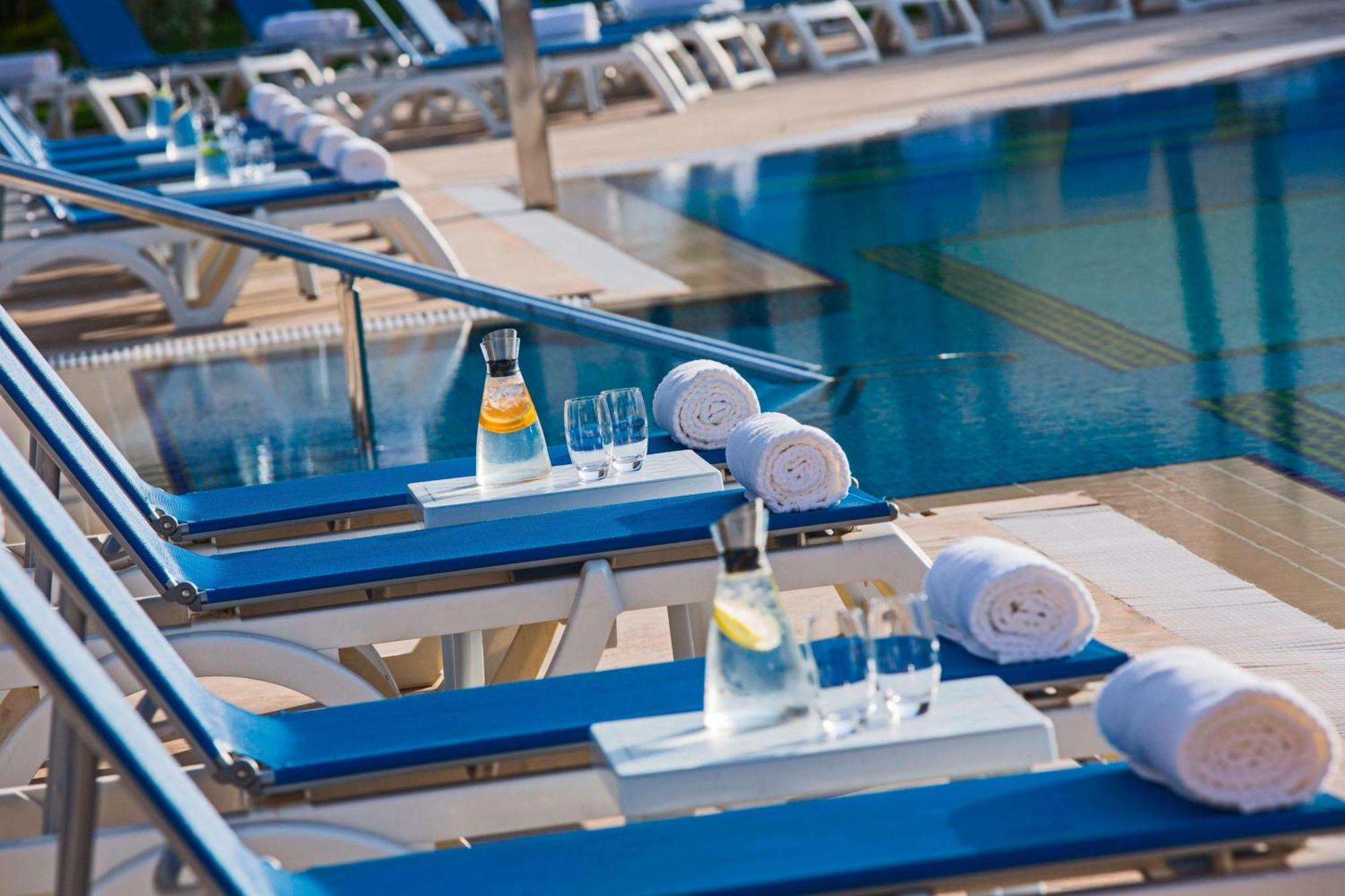 Renaissance Mirage City Otel 5*