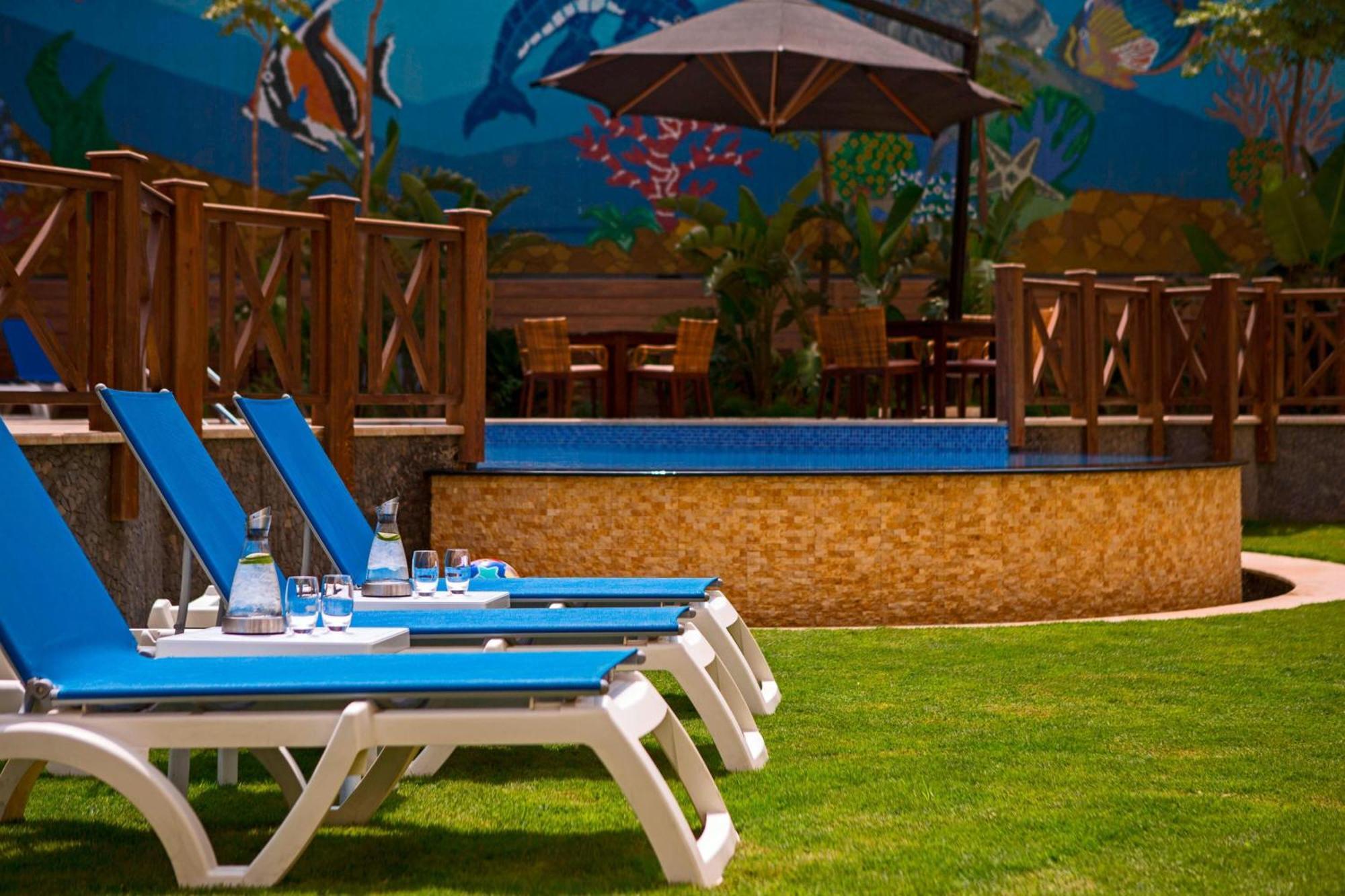 Otel Renaissance Mirage City 5*