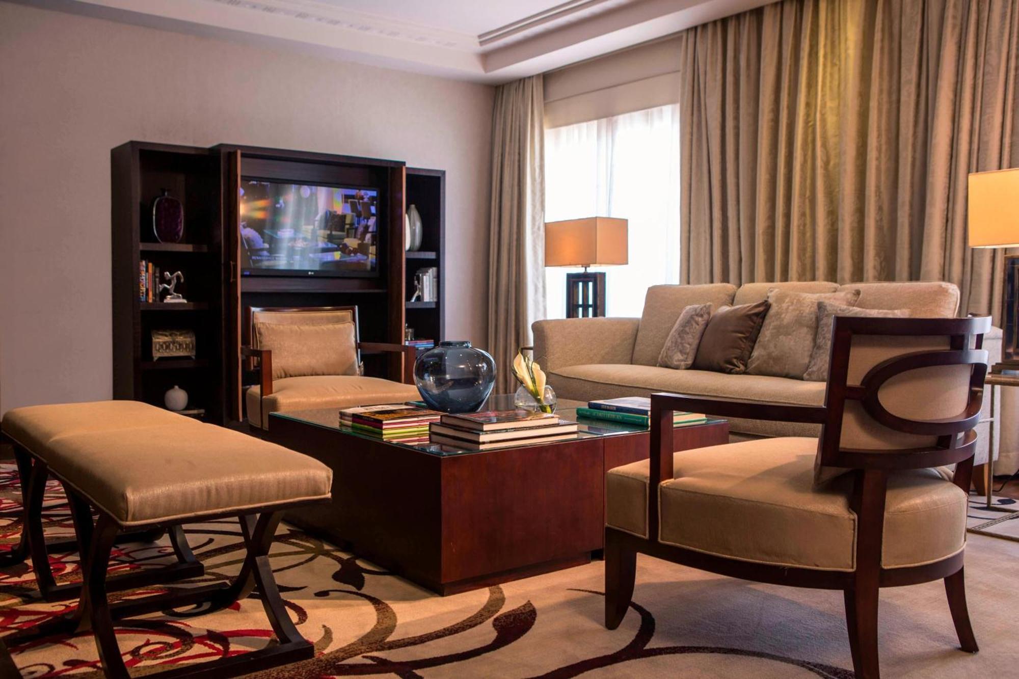 Renaissance Mirage City Otel 5*