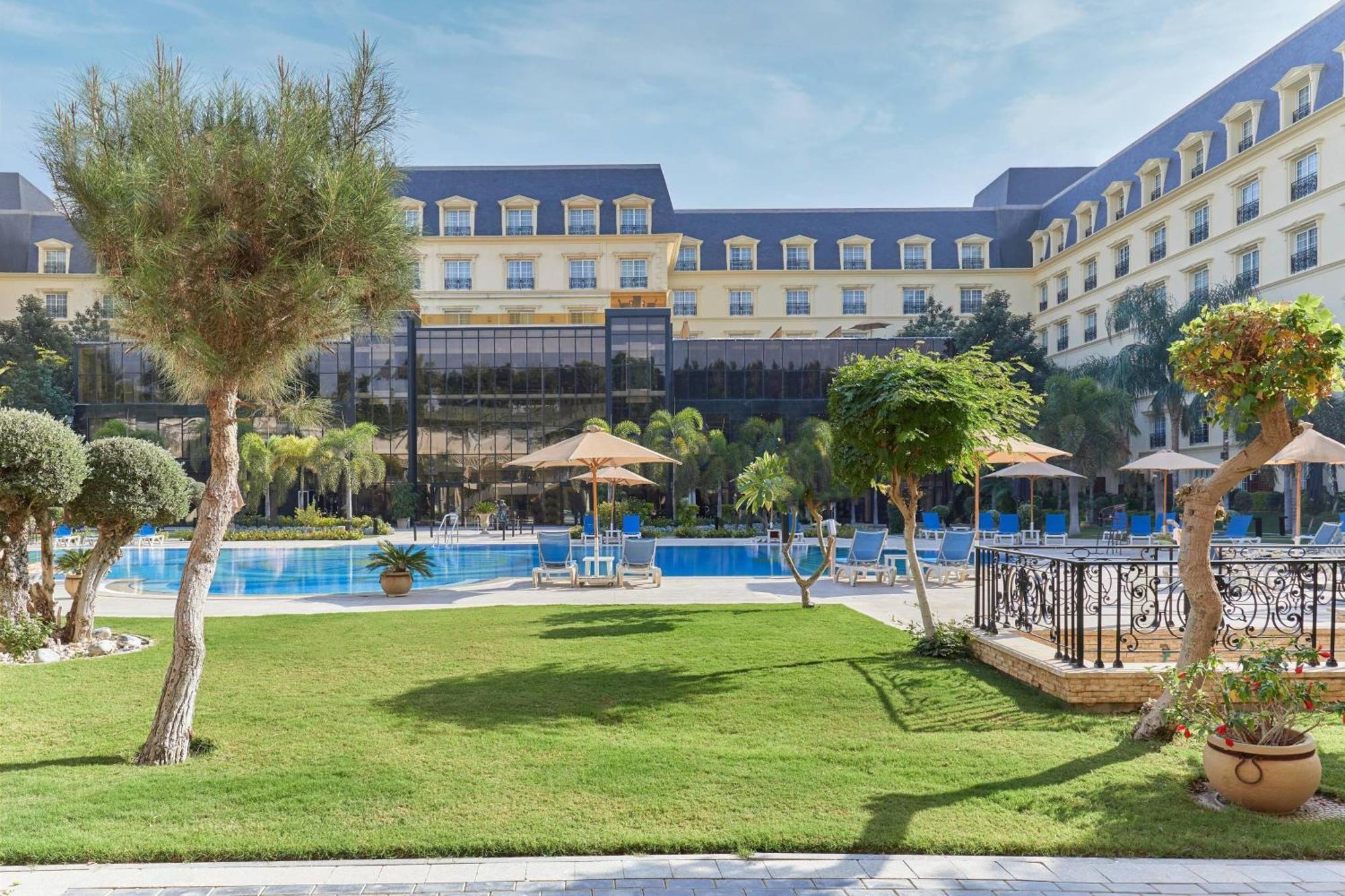 Renaissance Mirage City Otel