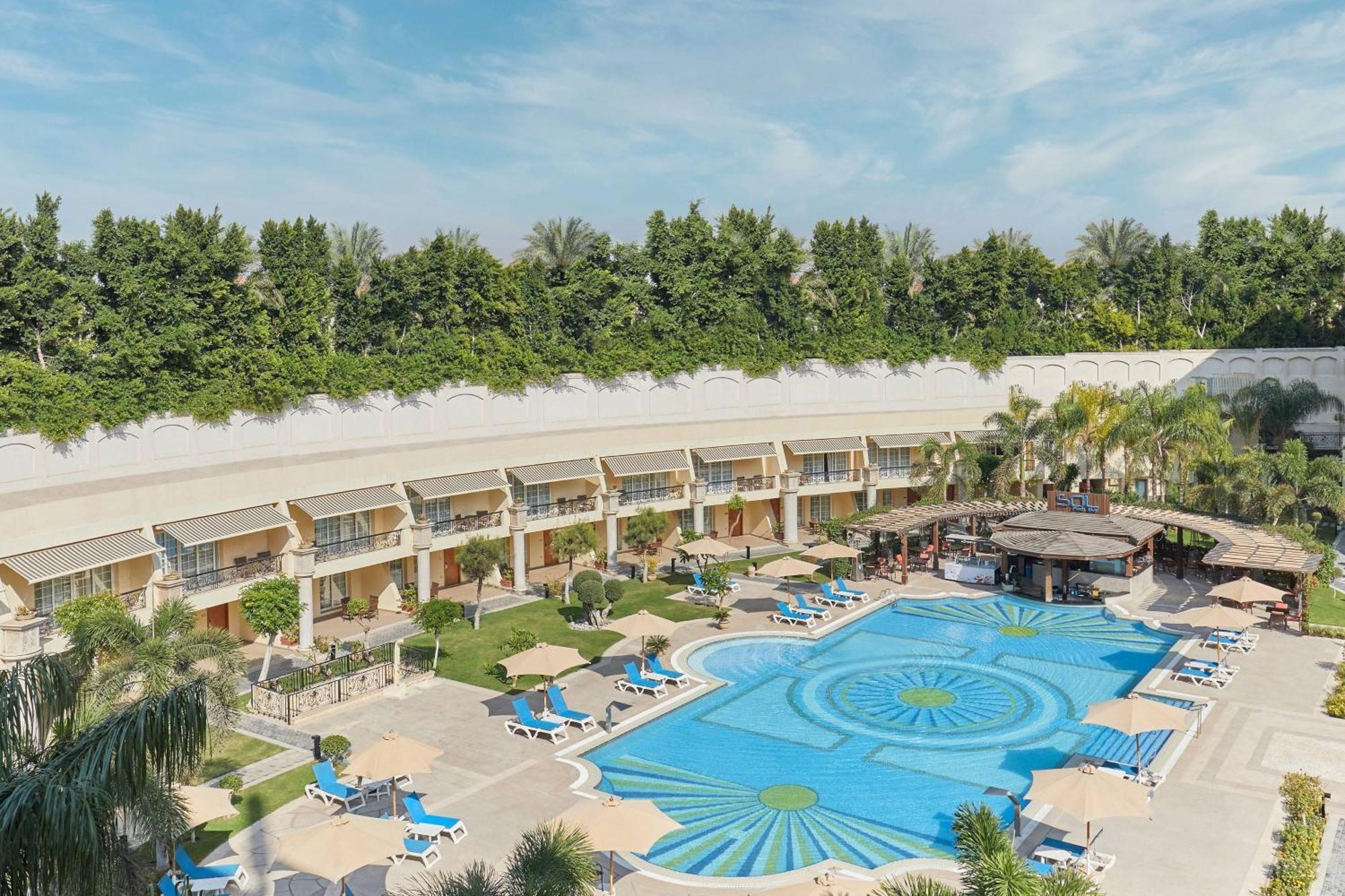 Otel Renaissance Mirage City