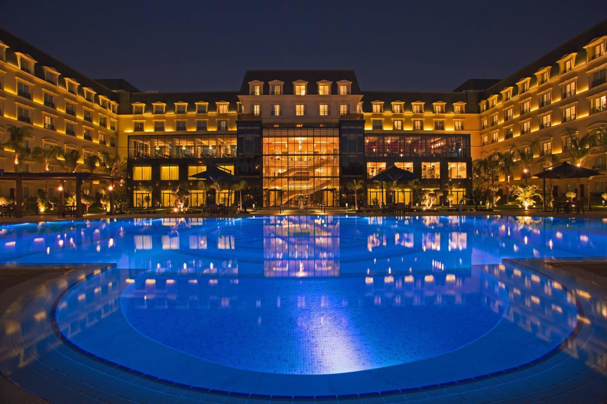 Otel Renaissance Mirage City