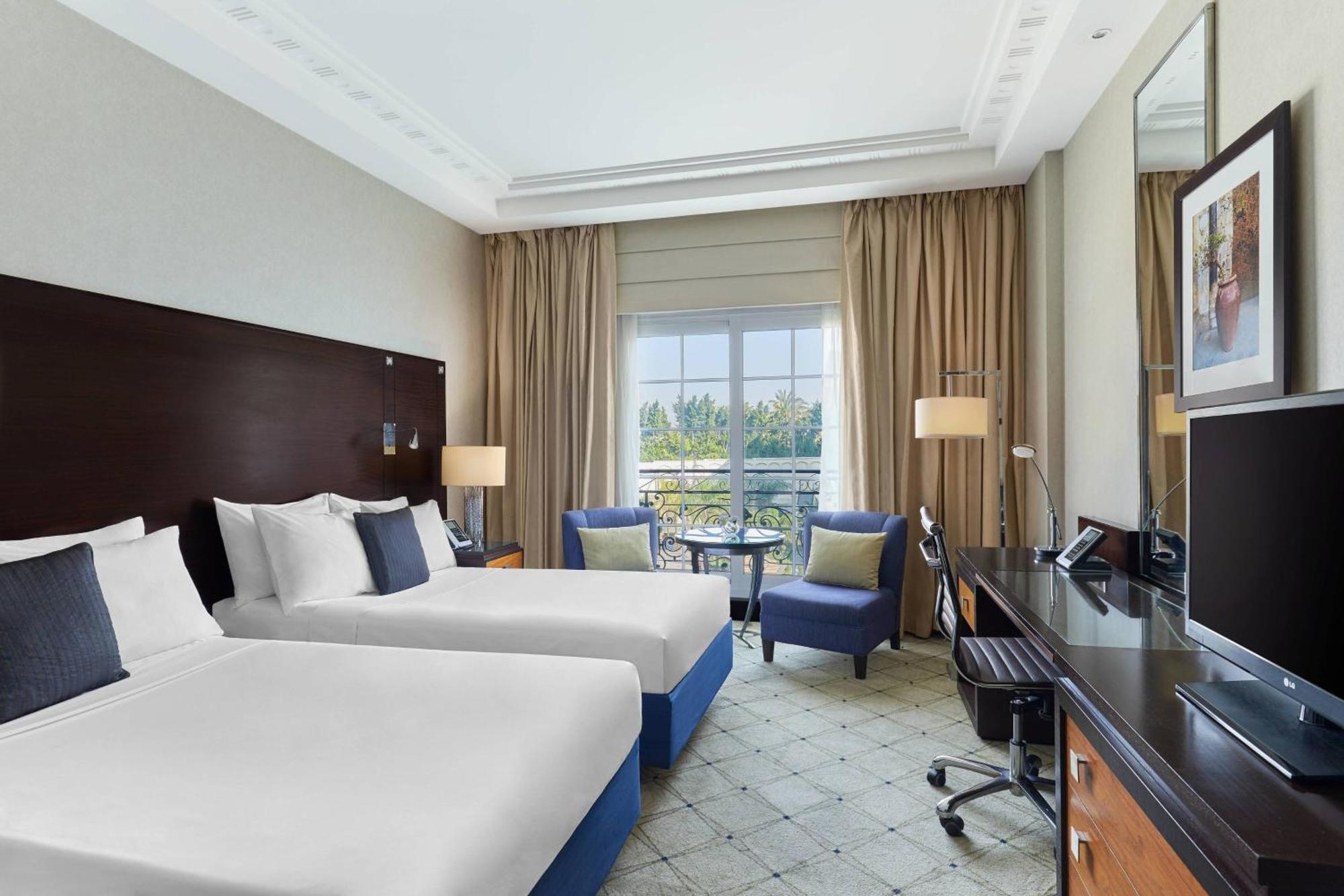 Otel Renaissance Mirage City 5*