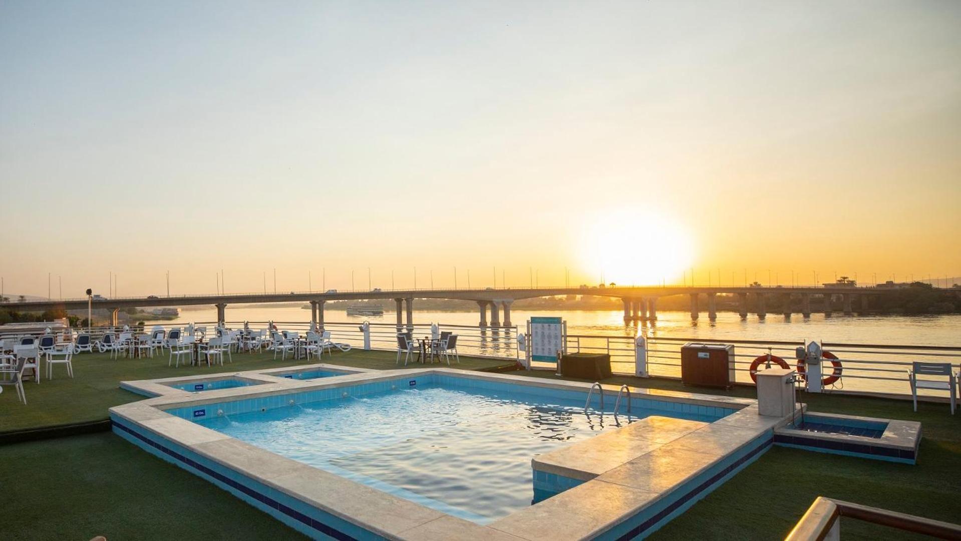 Hotel Nile Cruise 4 Nights Aswan 3 Nights