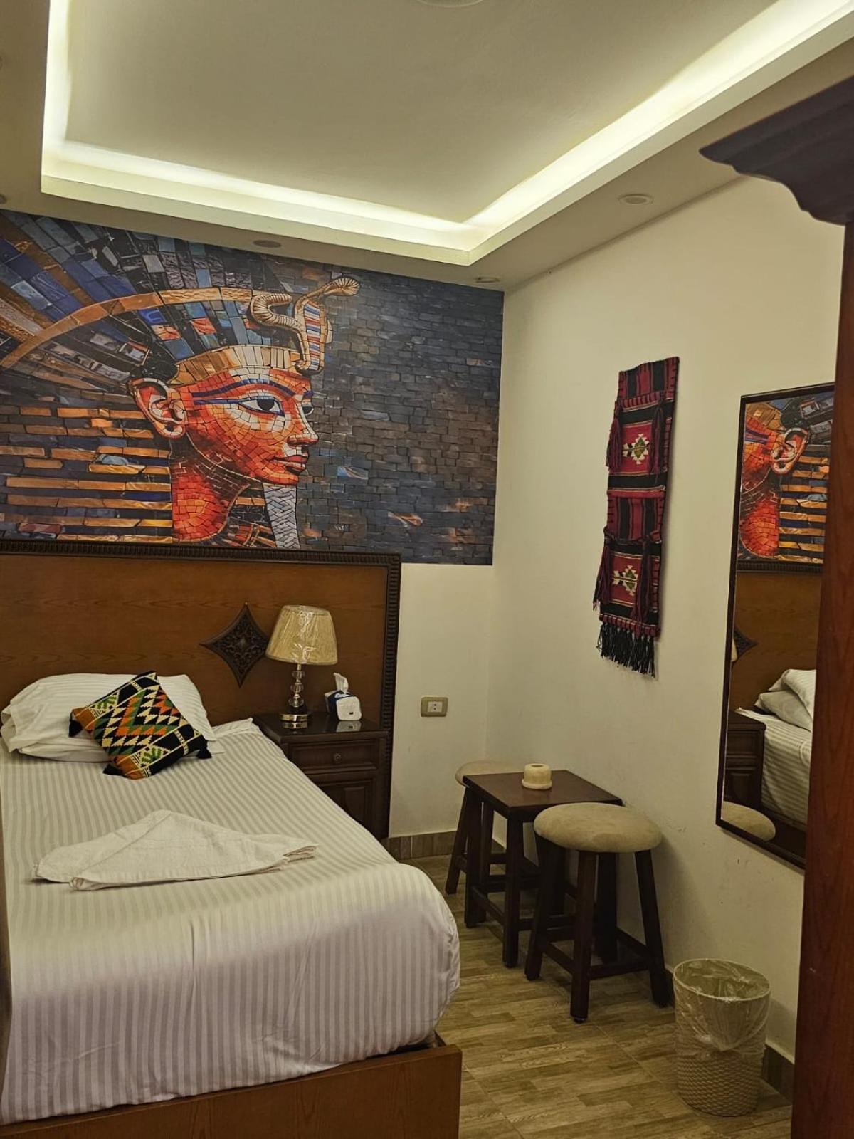 Guest house Atlantis Pyramids Ghatati