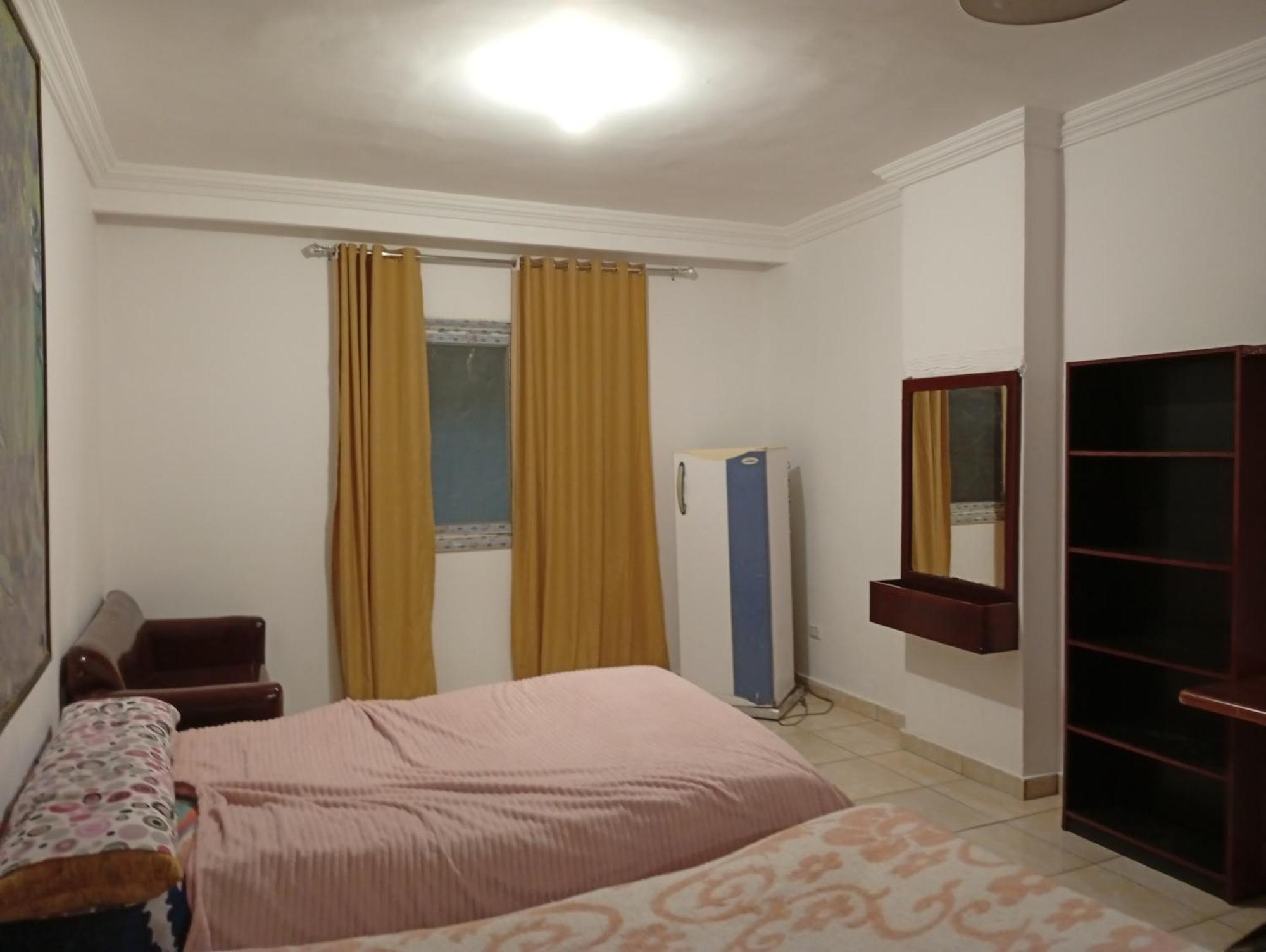 Apartment Private Entrance Small Bedroom With Bathroom No Cooking Allowed In *
