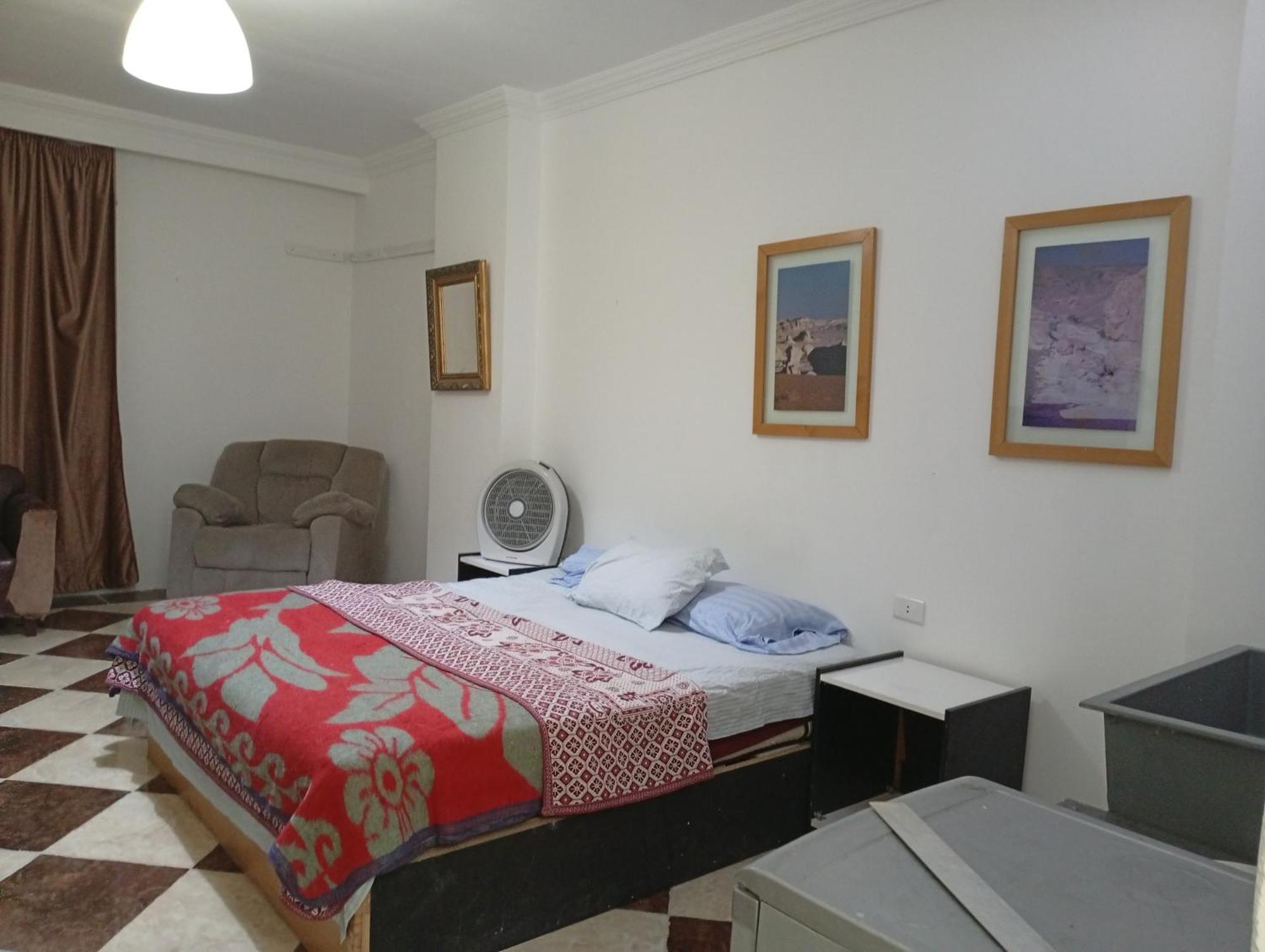Private Entrance Small Bedroom With Bathroom No Cooking Allowed In Apartment Hurghada