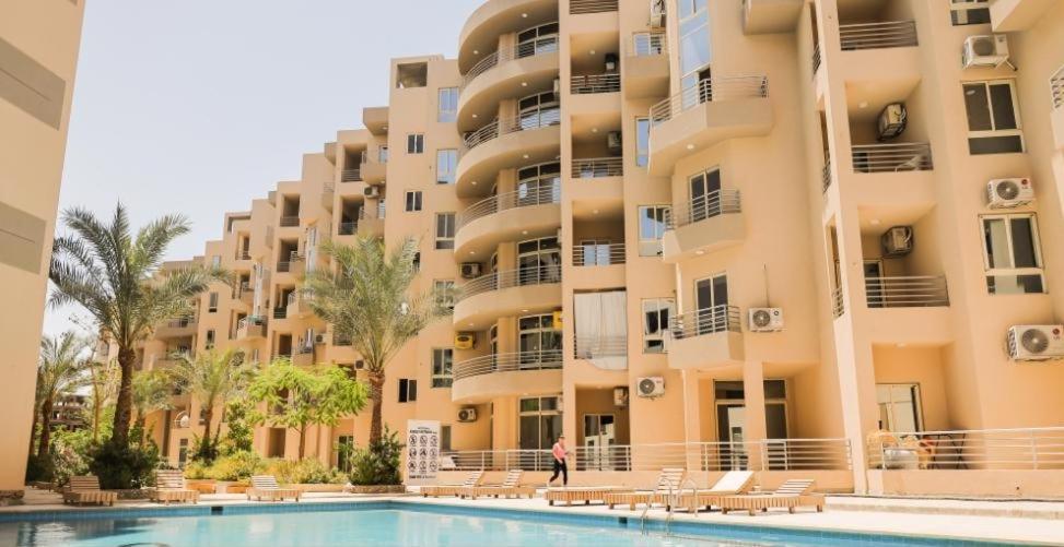 Luxury Modern Near Airport & Downtown Apartment
