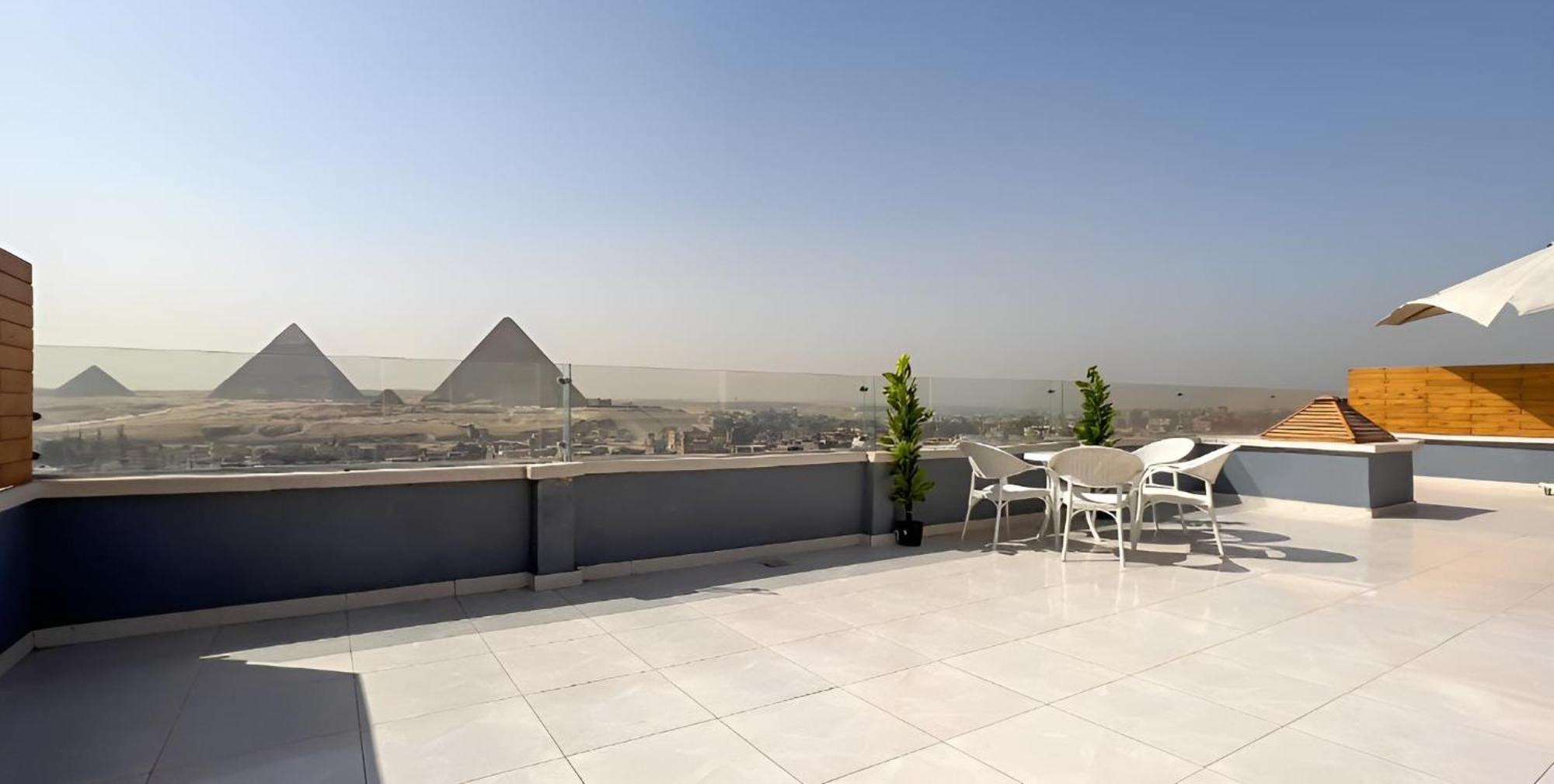 Golden Pyramids Of The Middle East Hotel Kafrat al Jabal