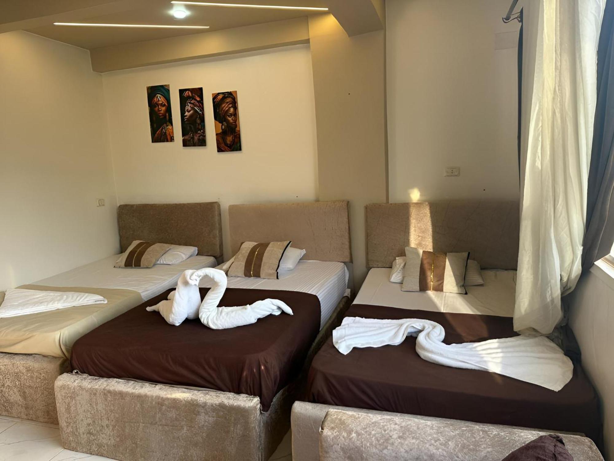 Golden Pyramids Of The Middle East Hotel Kafrat al Jabal