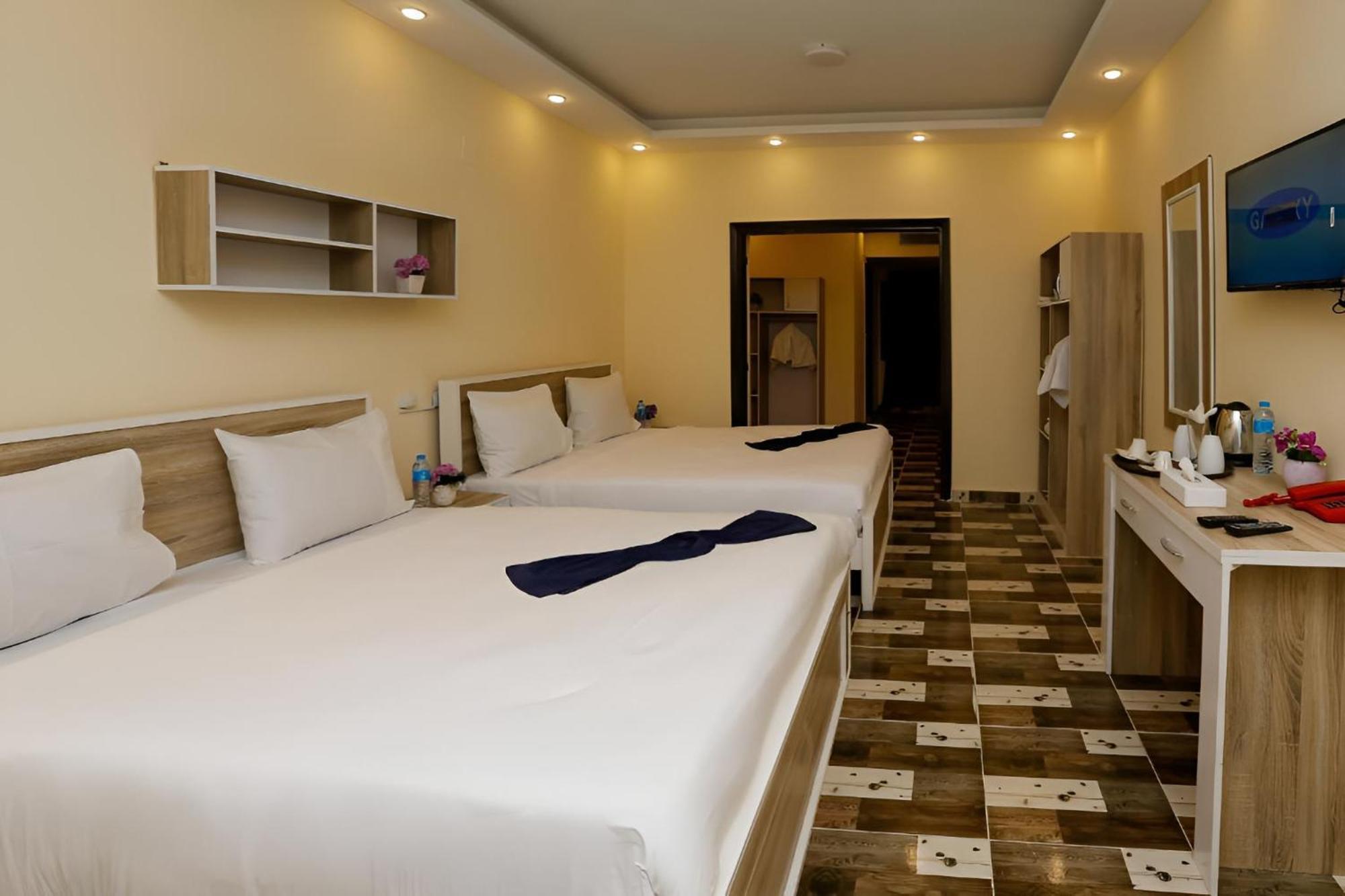 Hotel Golden Pyramids Of The Middle East 3*
