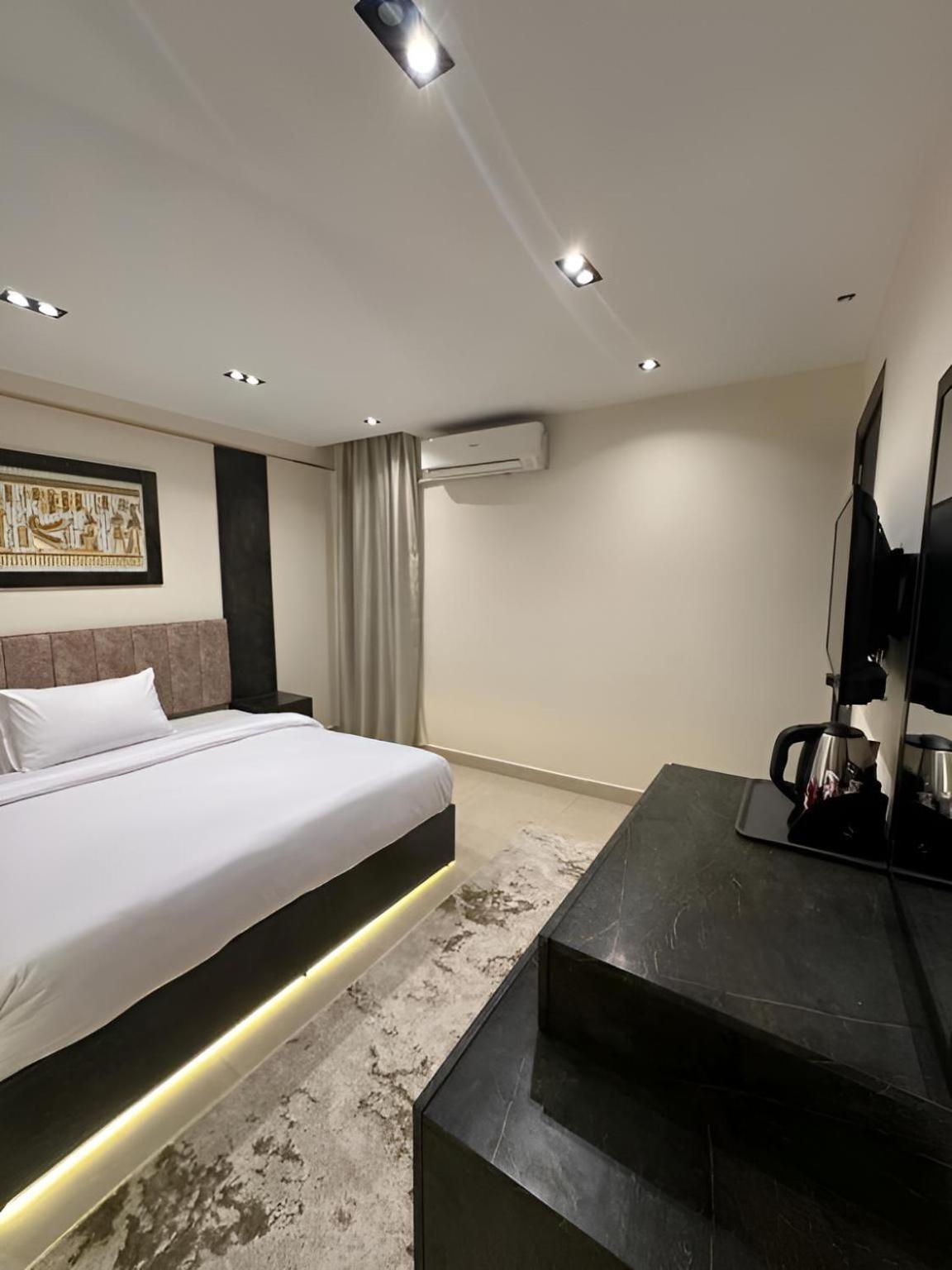 Hotel Golden Pyramids Of The Middle East