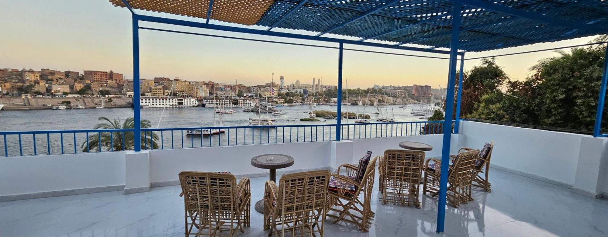 La Terrace *