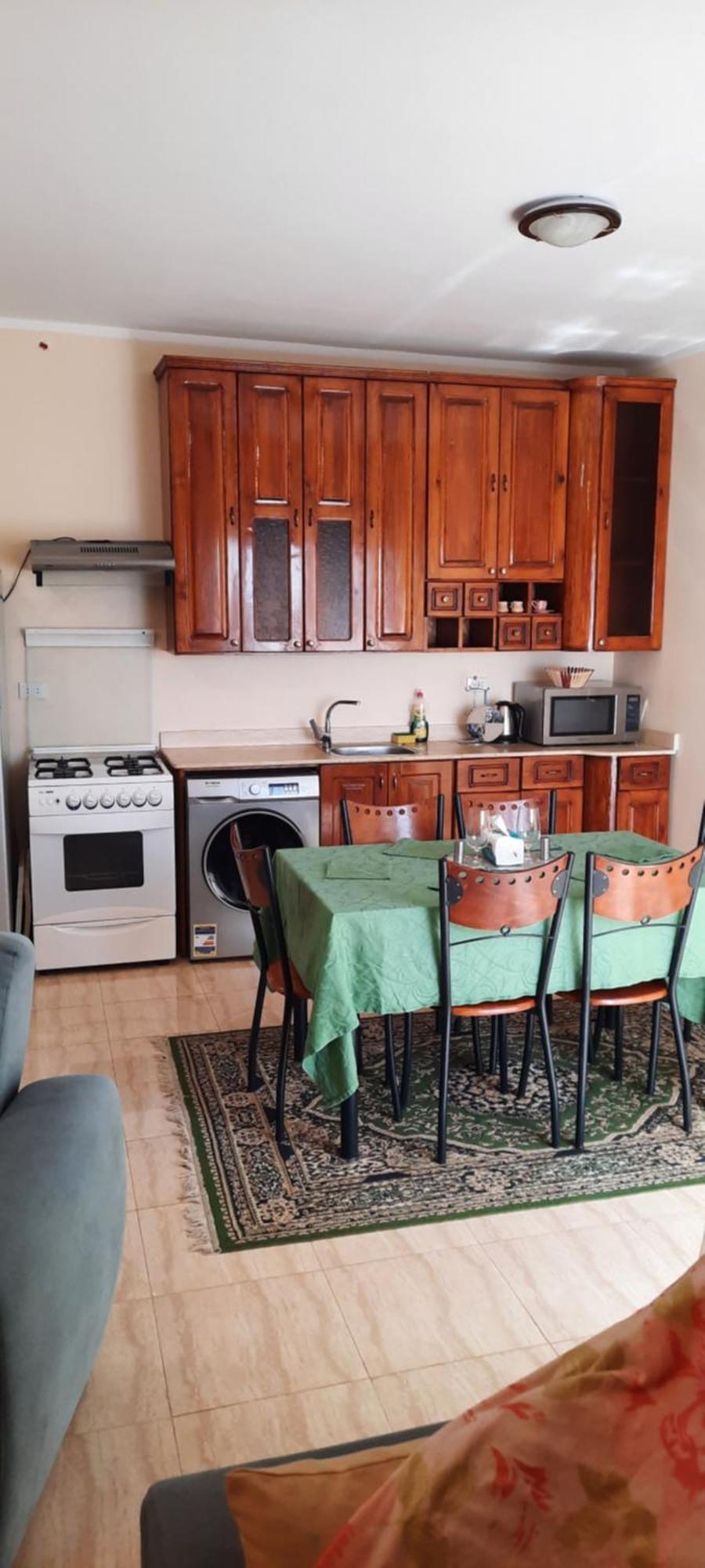 2bedroom In Apartment *