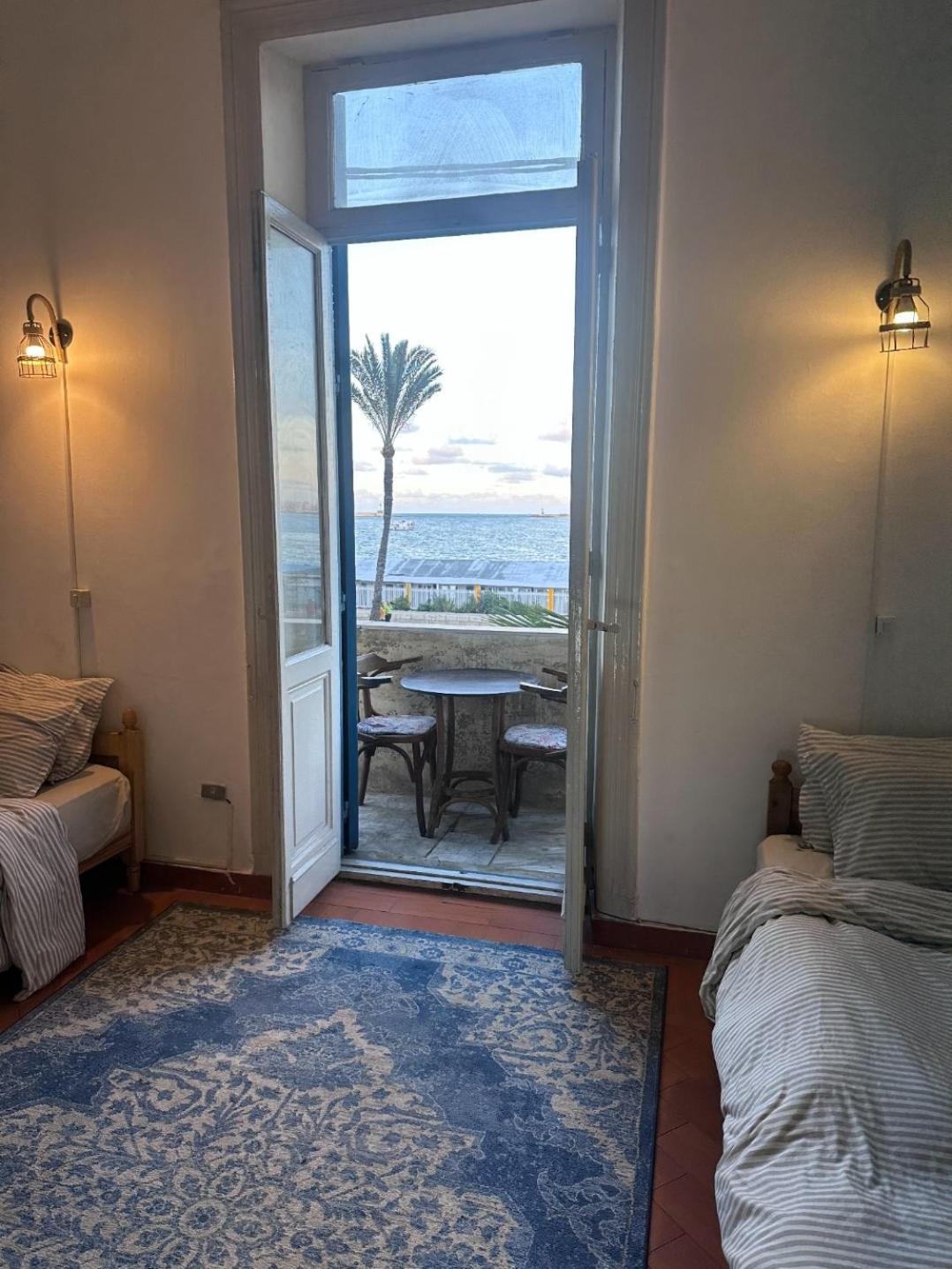 Homestay Private At Shared Apartment, Only Men And Sorry Ladies Not Allowed 仅限男士 Alexandria