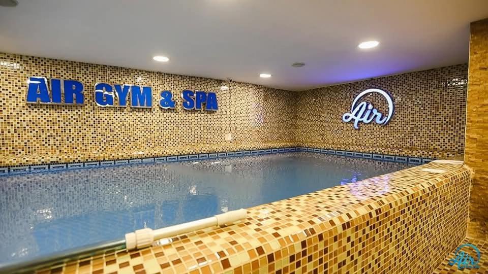 Crown With Fitness And Wellness Cairo