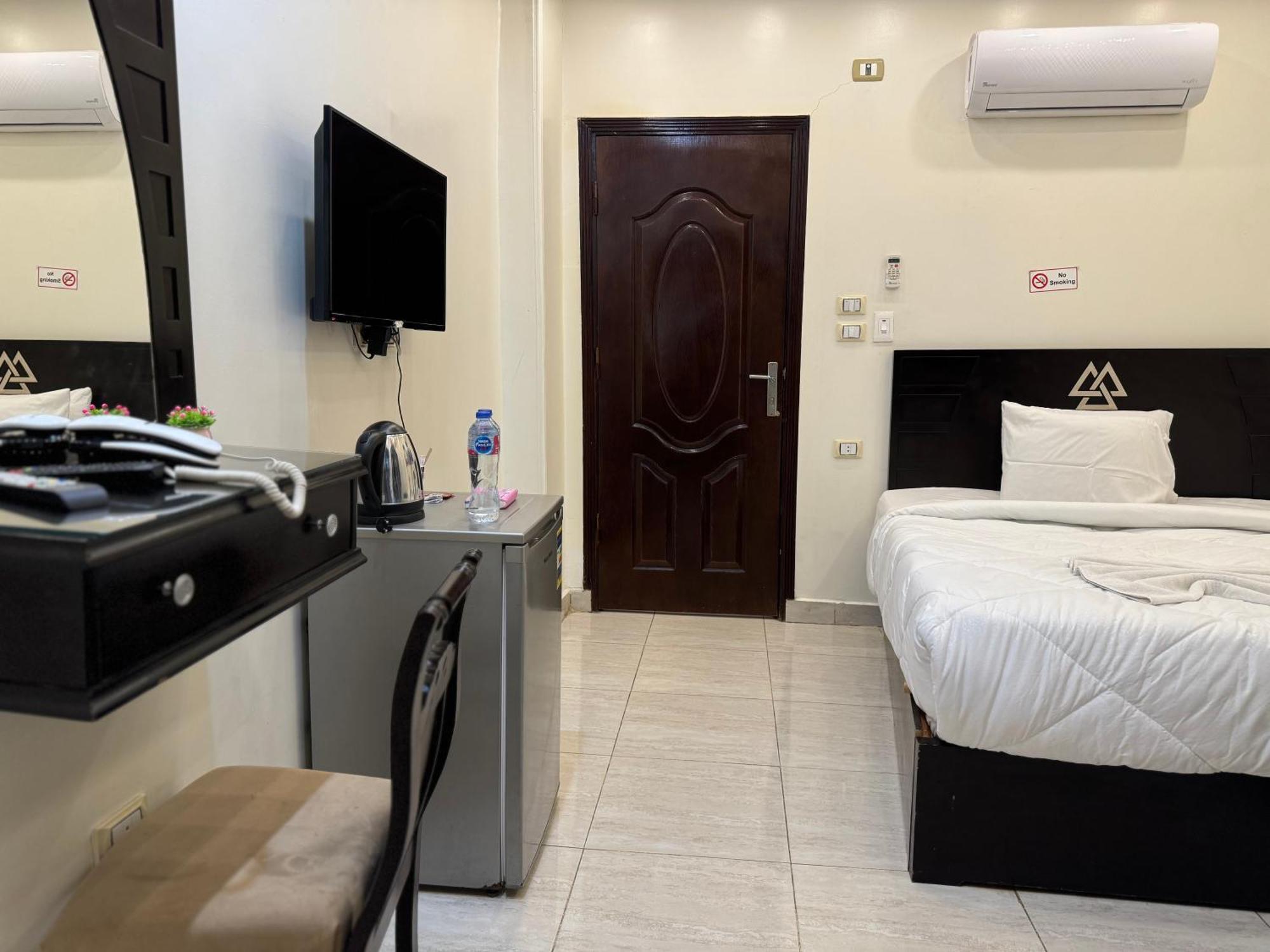 Magic Pyramids Hotel 3*