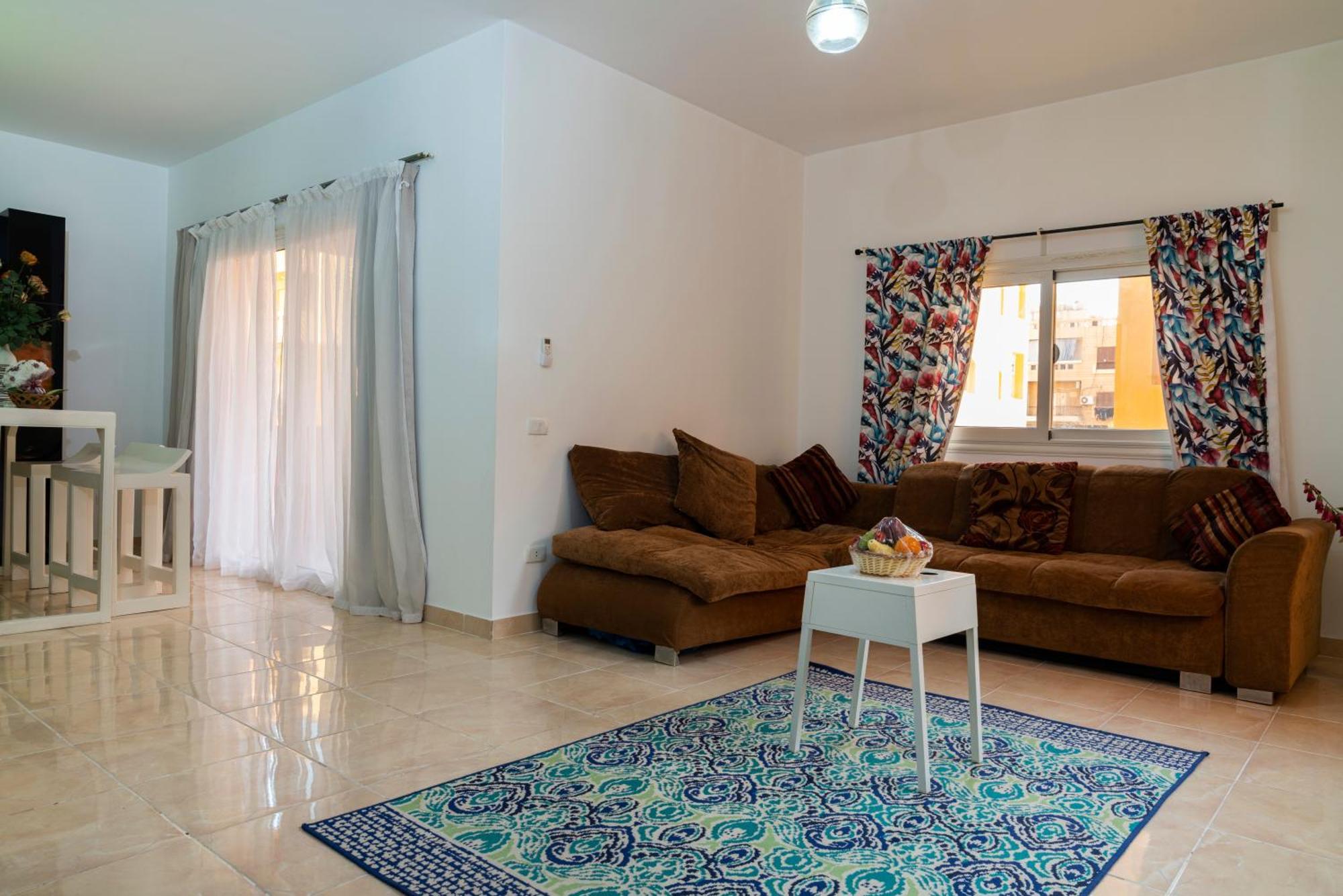 Apartment Modern 2br - Al Dora Resort,